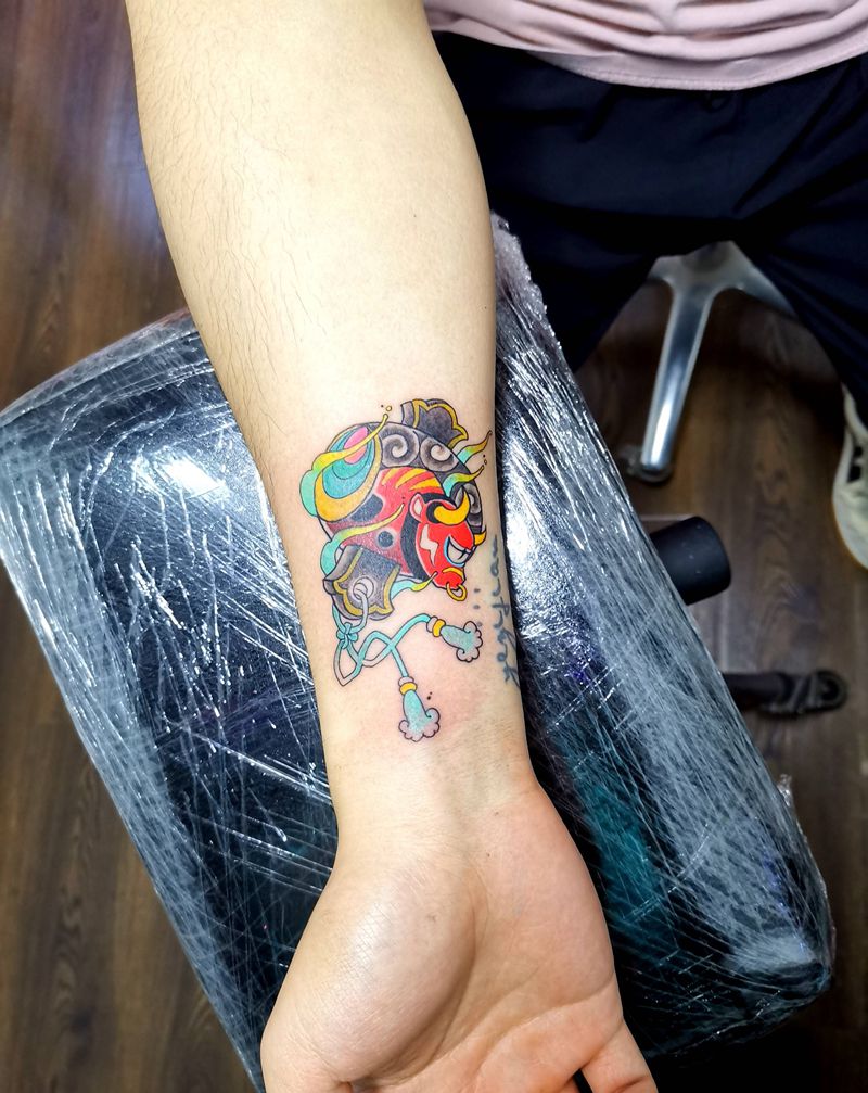 锤子纹身图片_手臂纹身图案