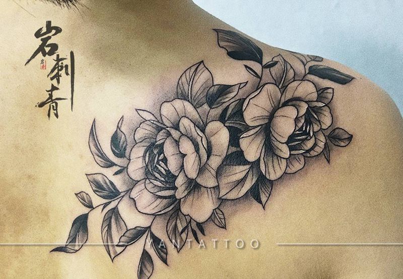 素花纹身图片_肩部纹身图案