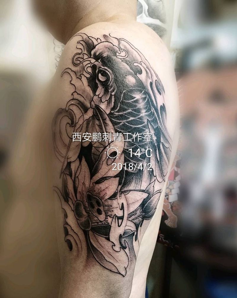 大鲤鱼两条纹身图片