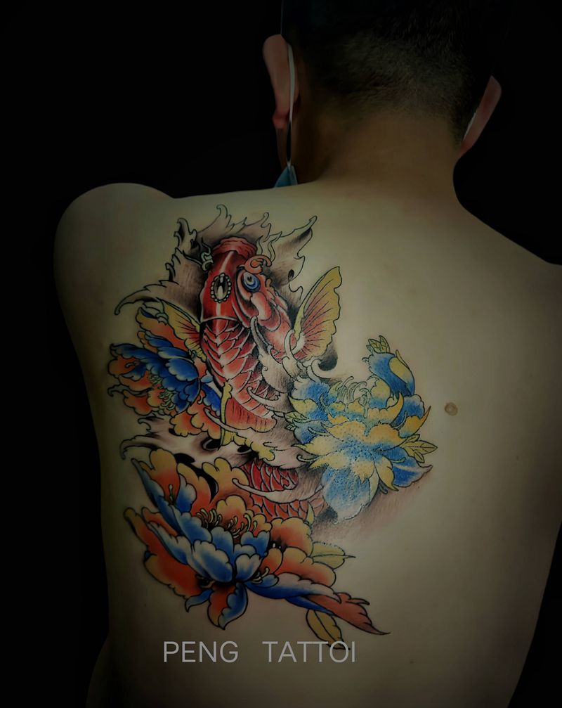 锦鲤纹身图片_背部新传统纹身图案