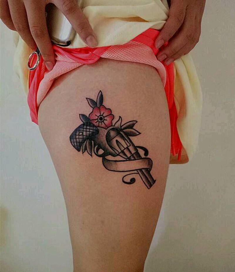 左轮手枪纹身纹身图片_臀部腿部欧美清新静物原创成品纹身图案