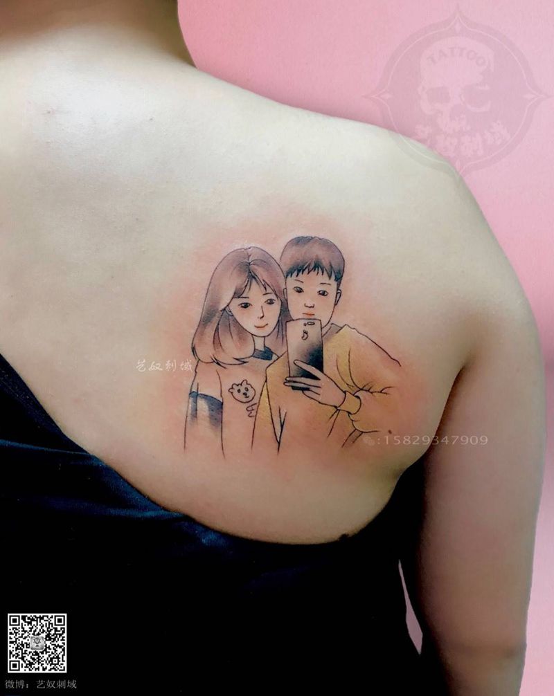 秀恩爱啦[奸笑]她的礼物纹身图片_成品艺奴刺域人物清新肖像背部纹身图案