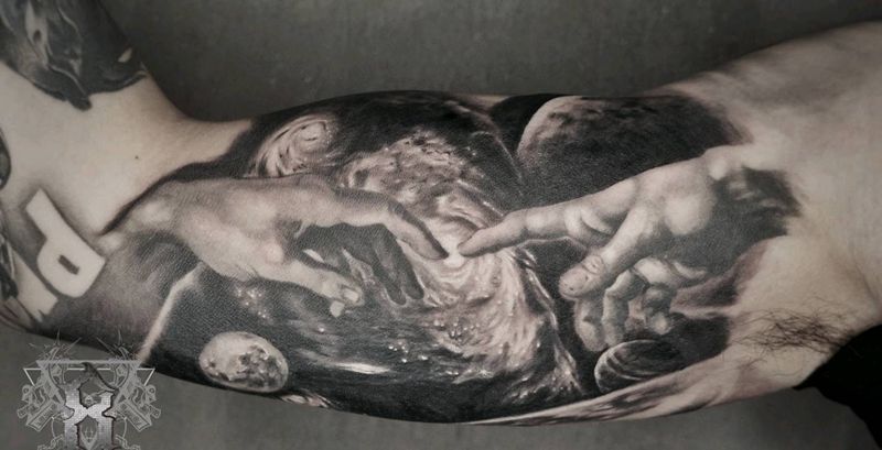 创造亚当创造宇宙纹身图片_手臂手部欧美写实人物静物图腾宗教原创成品纹身图案