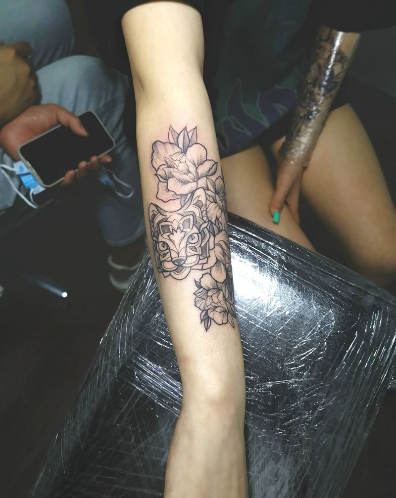 素花纹身图片_手臂纹身图案