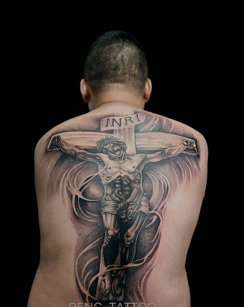 耶稣纹身图片_背部欧美写实纹身图案