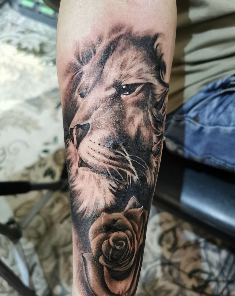 凝视纹身图片_欧美写实纹身图案