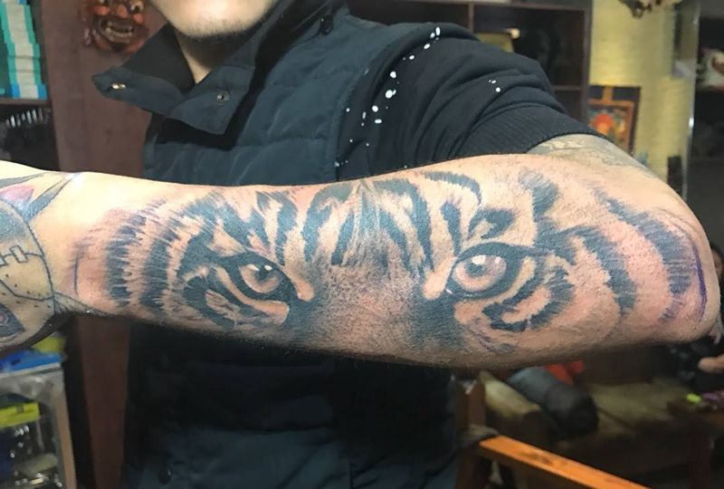 虎虎生威纹身图片_成品手臂欧美写实动物西安纹身图案