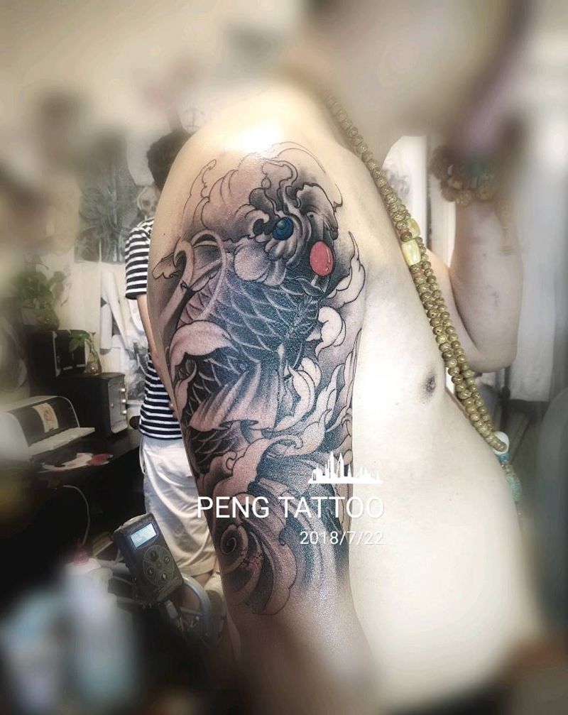 鸿运当头纹身图片_传统纹身图案