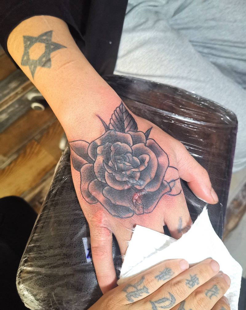 花纹身图片_手部纹身图案