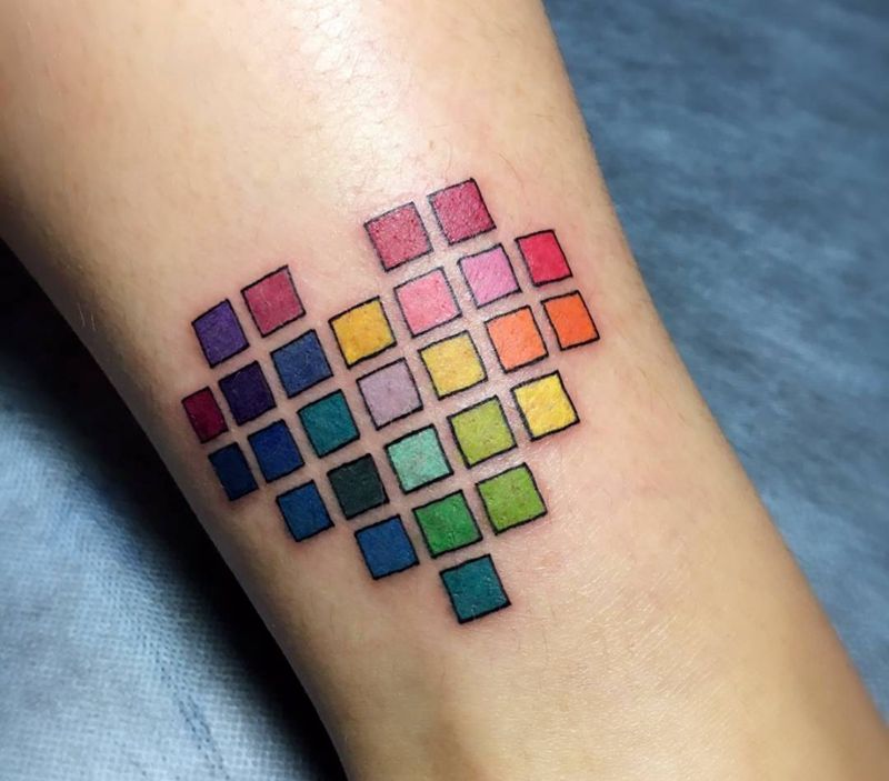 彩虹桃心纹身图片