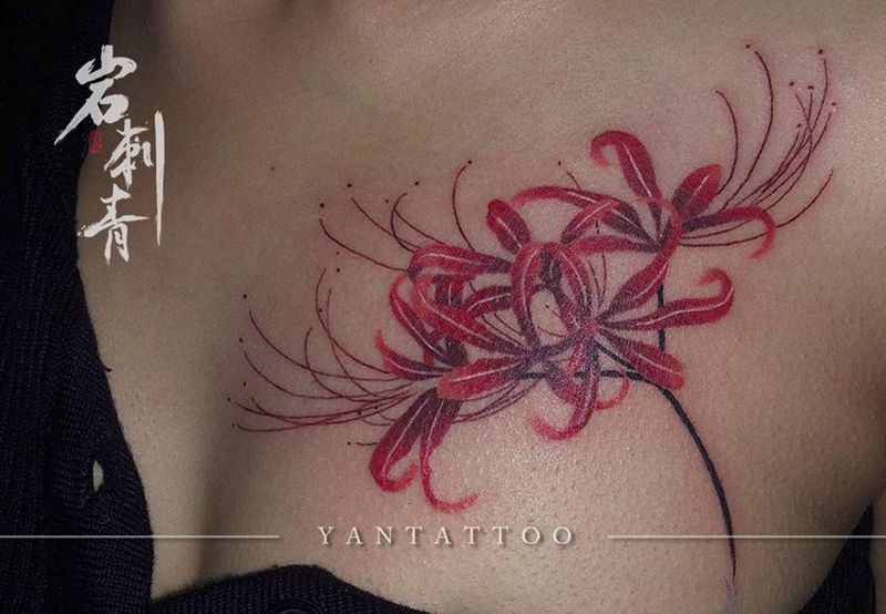 彼岸花纹身图片_胸部水彩纹身图案