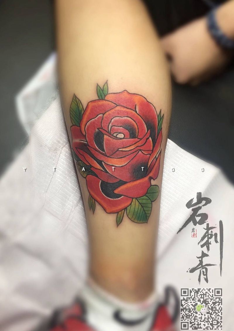 玫瑰纹身图片_成品腿部欧美植物纹身图案