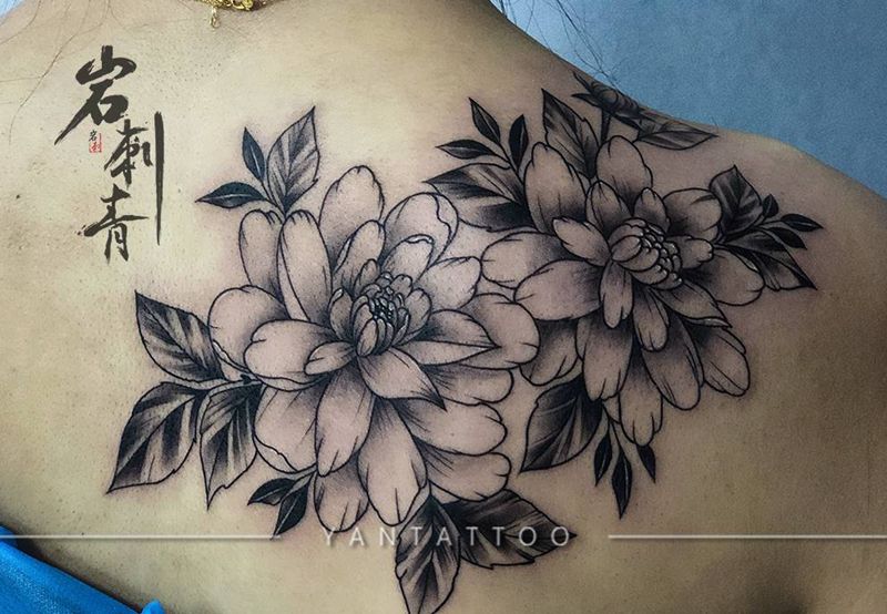 素花纹身图片_肩部纹身图案