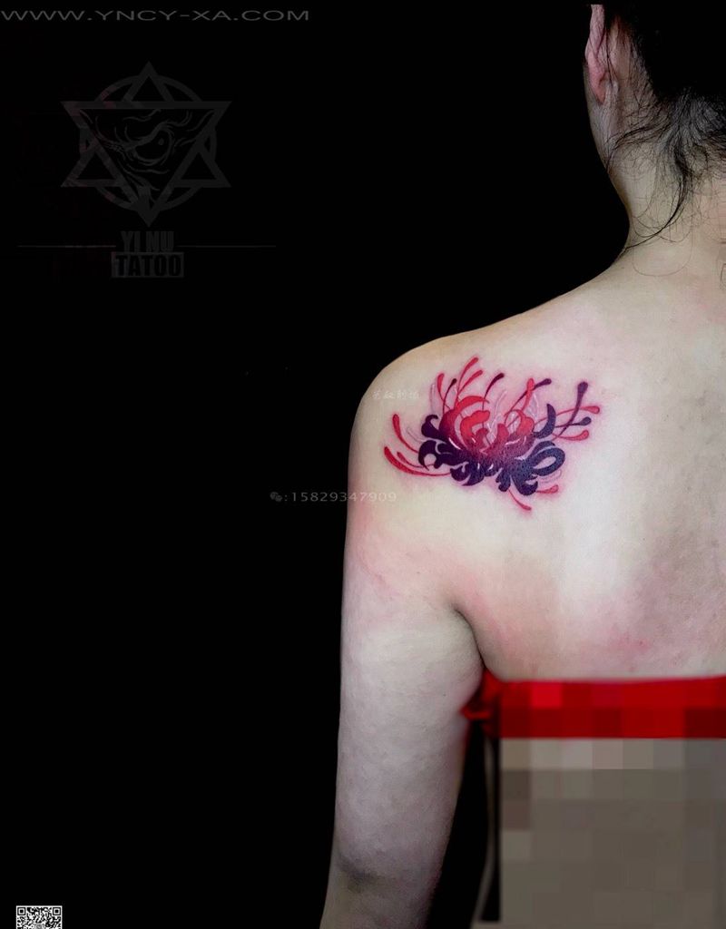 彼岸花纹身图片_艺奴刺域植物清新肩部成品纹身图案