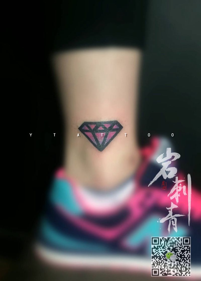 钻石纹身图片_成品腿部清新几何纹身图案