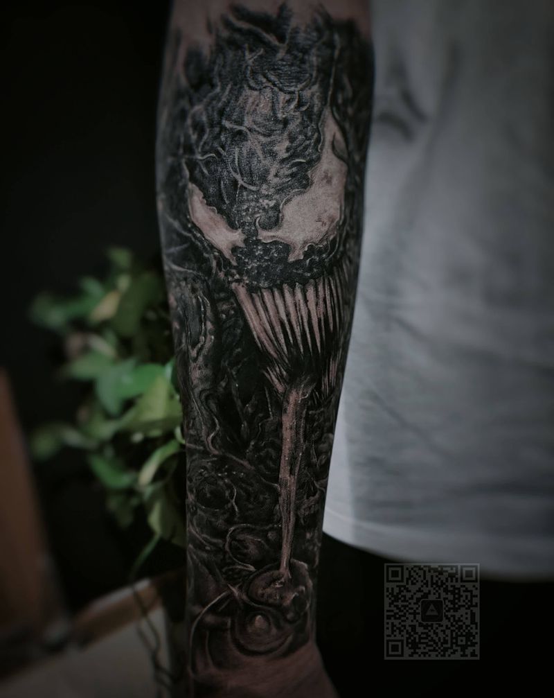 毒液纹身图片_手臂手部欧美写实纹身图案