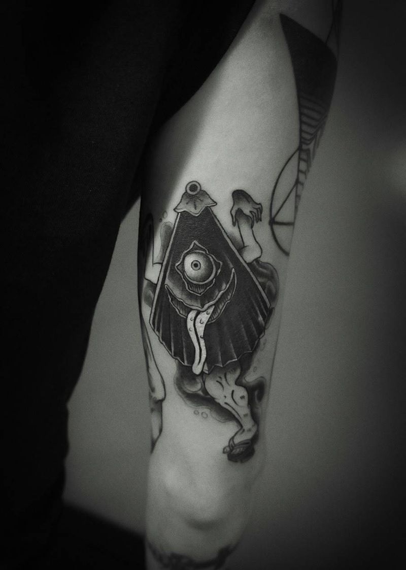 伞鬼纹身图片_成品手臂手部传统清新动物人物静物鬼神图腾纹身图案