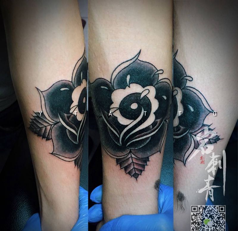 玫瑰纹身图片_成品手臂欧美植物纹身图案