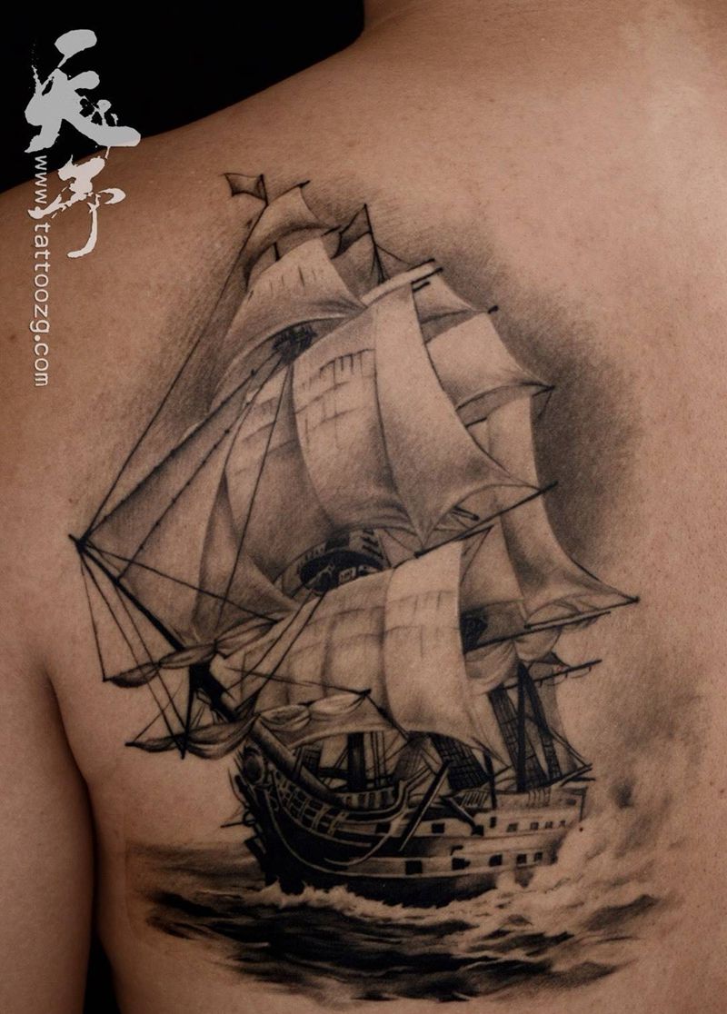 西安天予刺青黑灰作品纹身图片_成品肩部背部欧美写实原创西安黑灰帆船彩色纹身图案