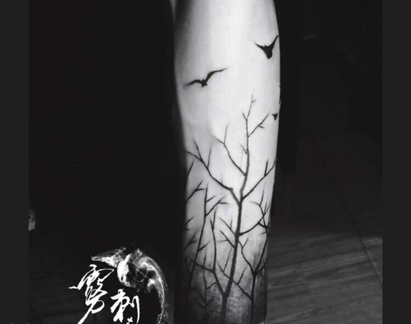 枯萎的森林纹身图片_手部手臂几何图腾森林纹身图案