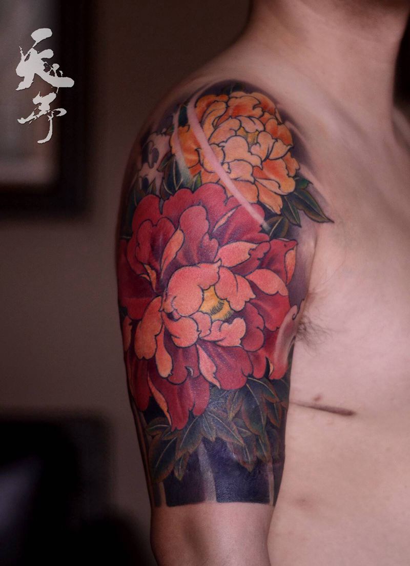 西安天予刺青传统作品纹身图片_新传统牡丹覆盖纹身图案