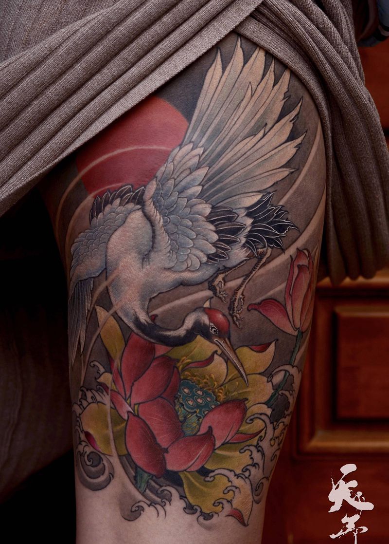 西安天予刺青传统作品纹身图片_腿部新传统仙鹤纹身图案