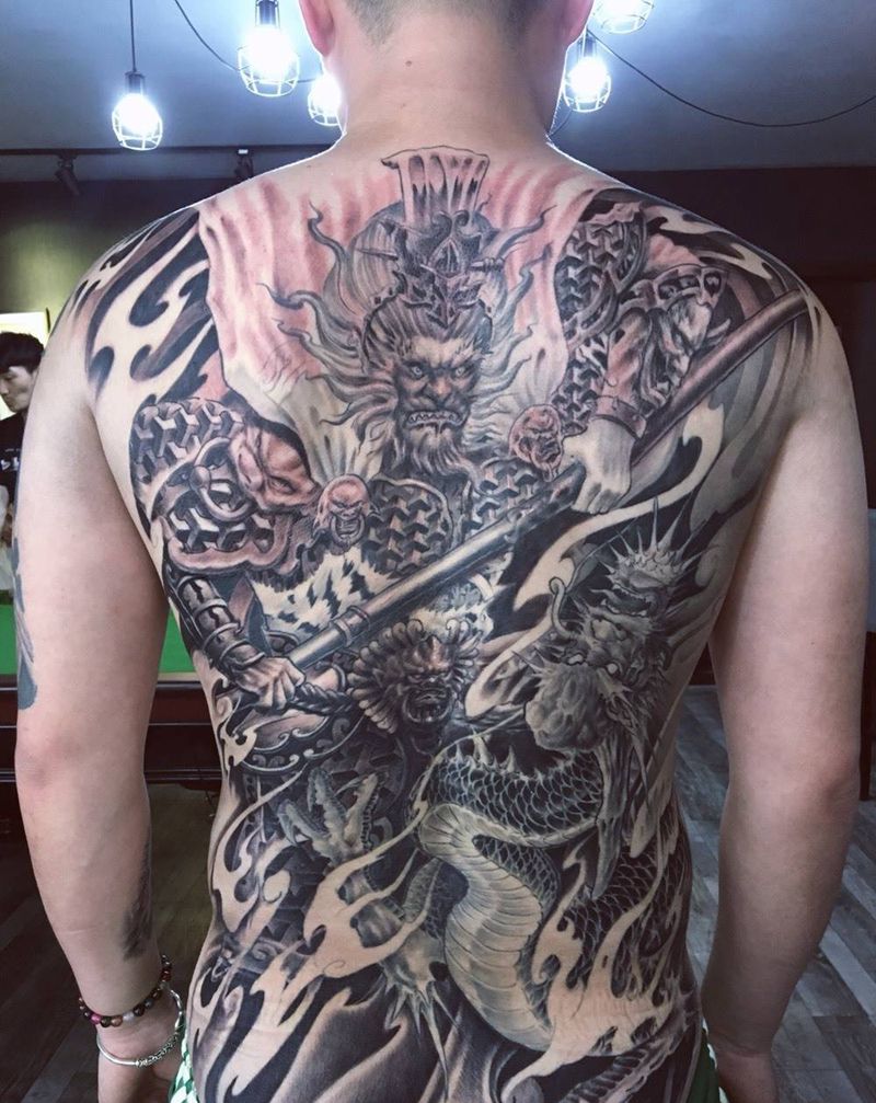 满背斗战胜佛纹身图片_成品背部写实传统人物西安义刺青纹身图案