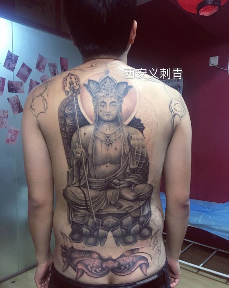 满背石裂地藏王未完成版纹身图片