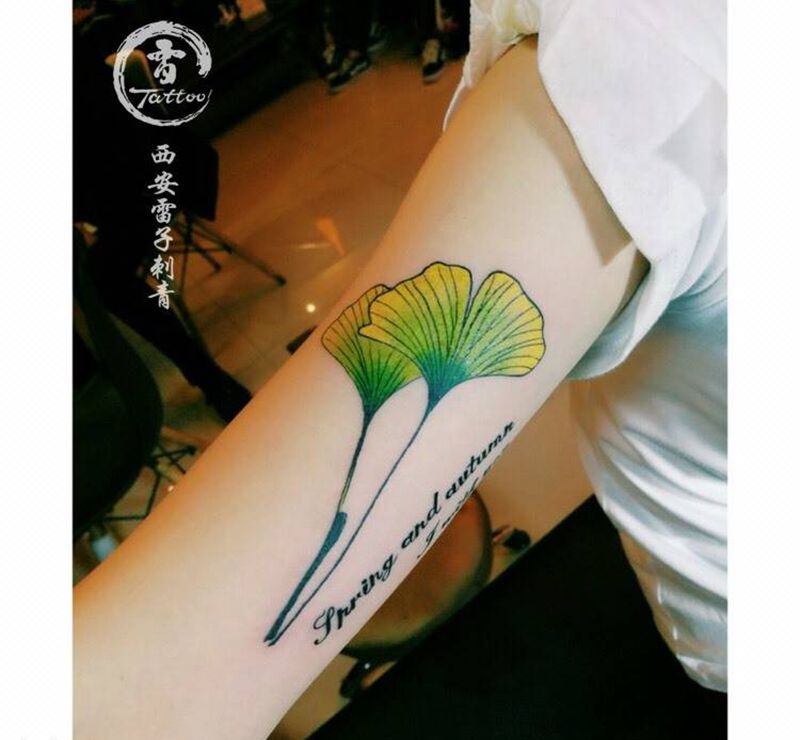 银杏叶纹身图片