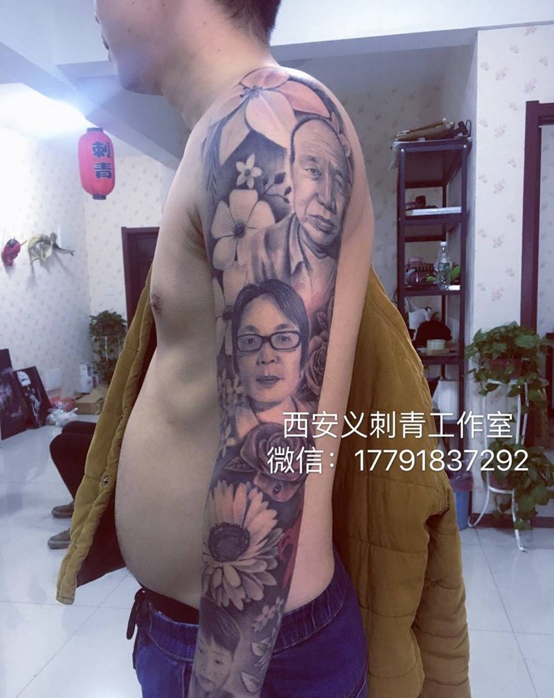 全家福花臂纹身图片_原创人物写实成品手臂纹身图案