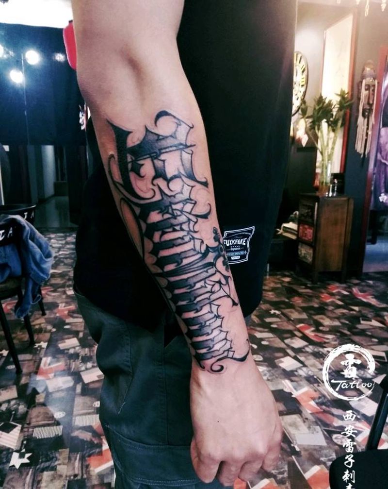 花体字纹身图片_手臂纹身图案