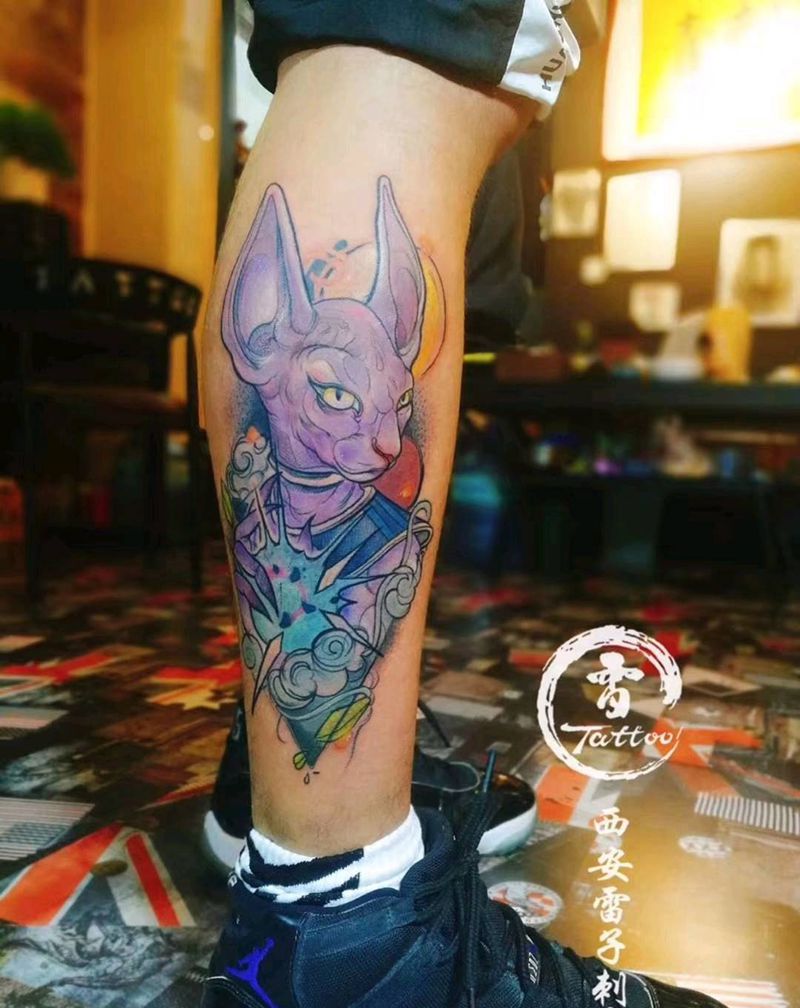 斯芬克斯猫纹身图片_腿部猫纹身图案