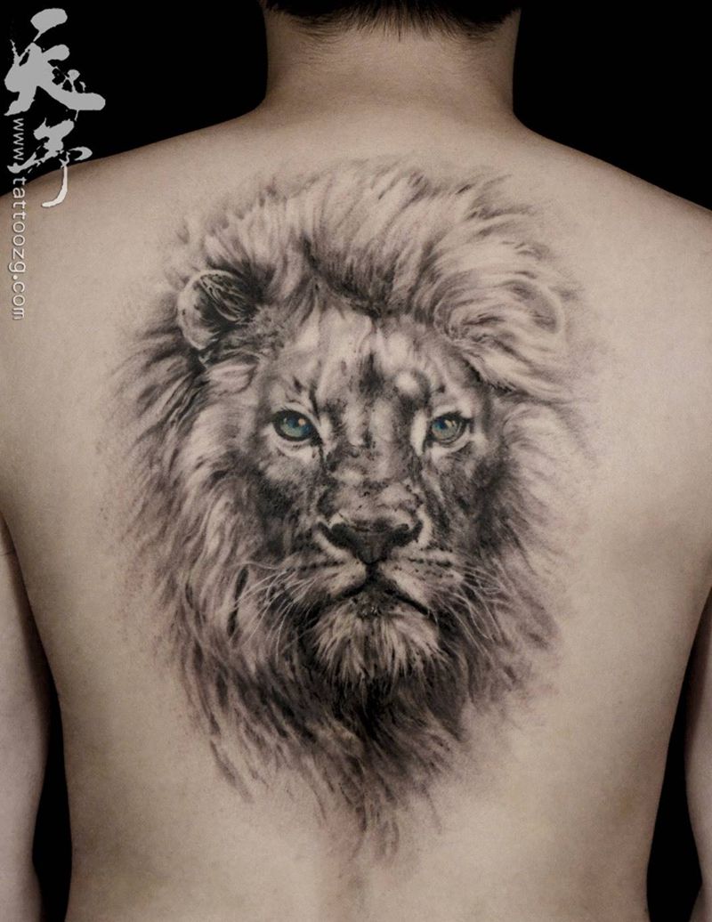 西安天予刺青写实作品纹身图片_成品背部腰部欧美写实动物原创西安黑灰狮子纹身图案