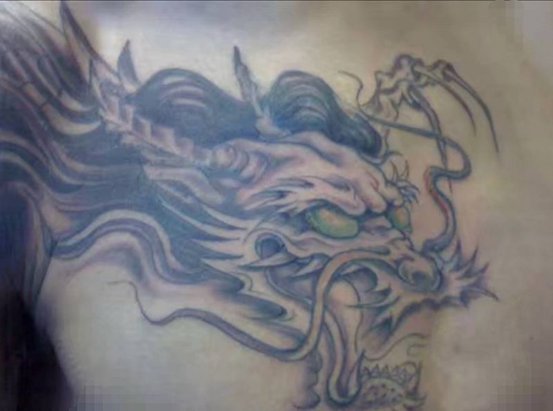 龙头纹身图片_胸部纹身图案