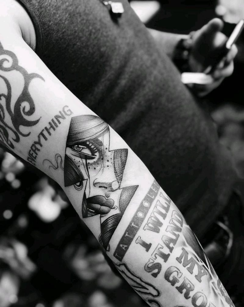 欧美美女纹身图片_手臂美女纹身图案