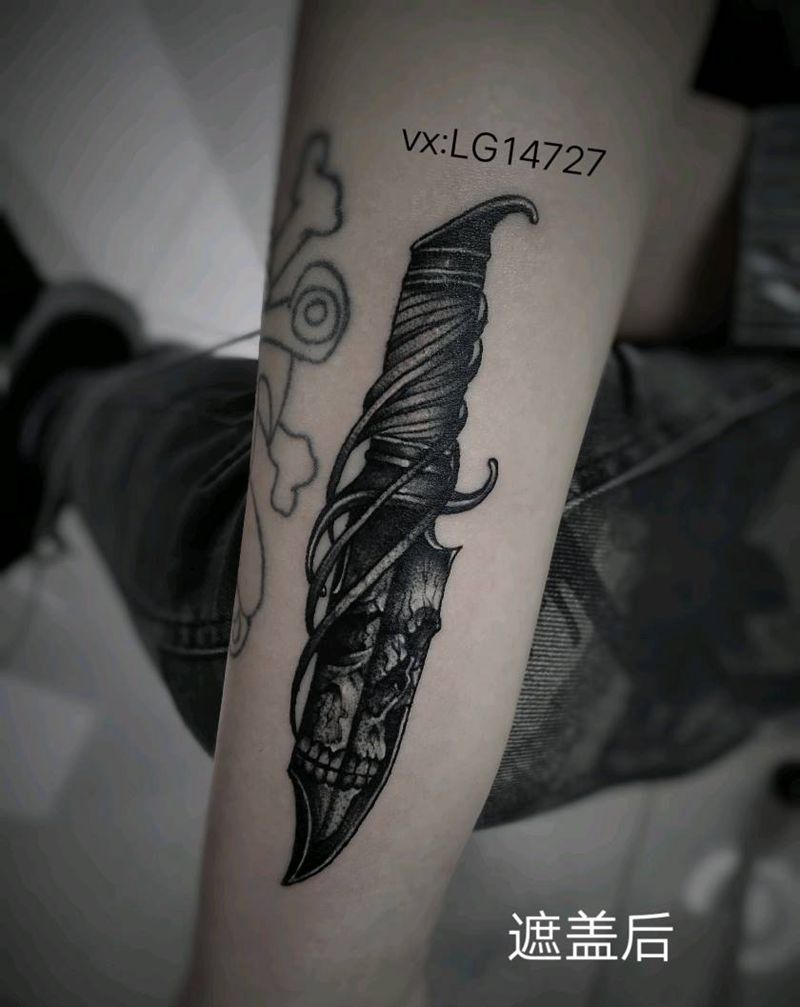 刀纹身图片_手臂纹身图案
