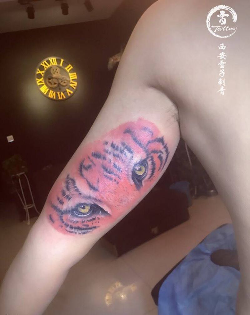 虎眼纹身图片