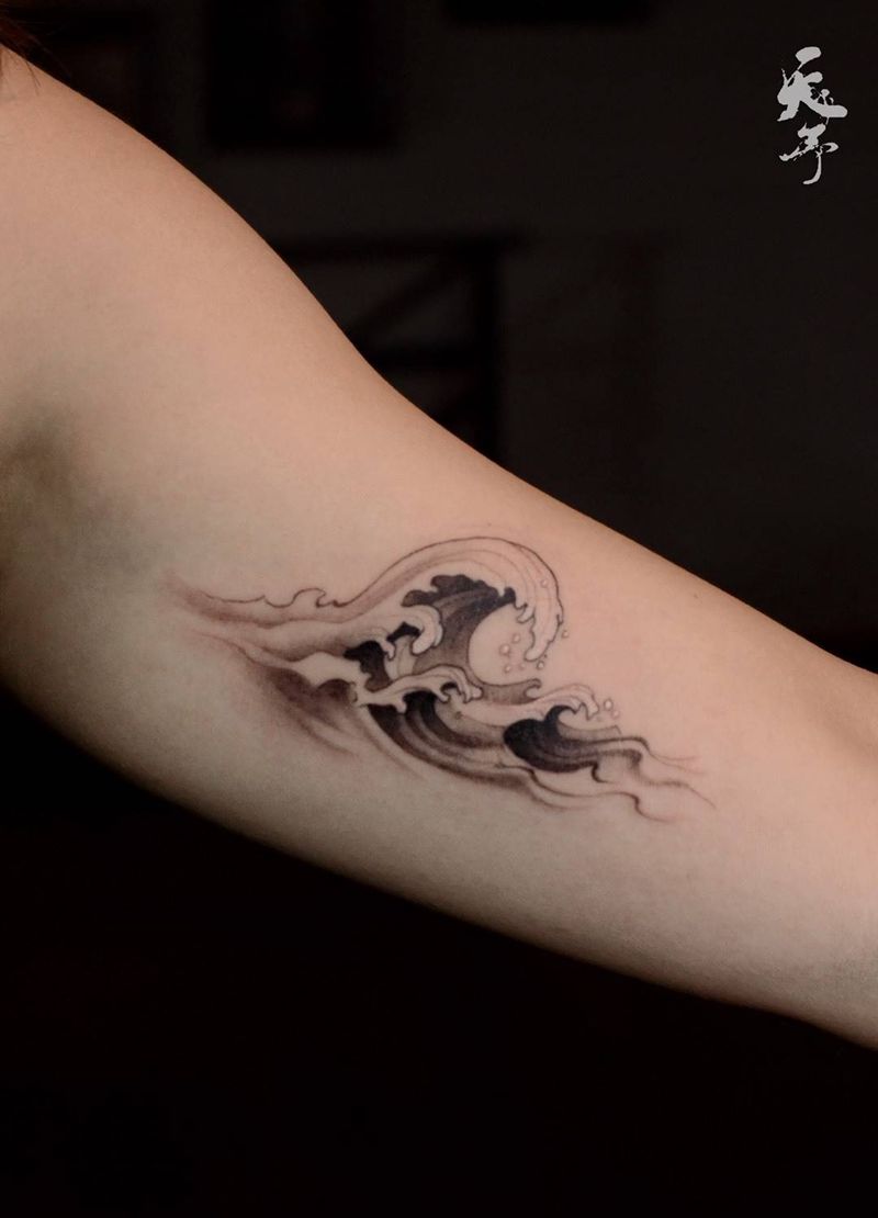 西安天予刺青黑灰作品纹身图片_浪花纹身图案