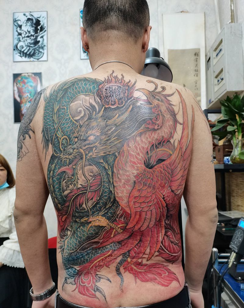 龙凤纹身图片_背部纹身图案