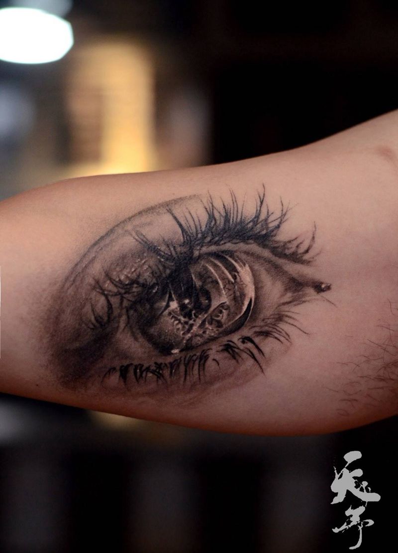 西安天予刺青写实作品纹身图片_成品手臂欧美写实肖像人物原创西安黑灰眼睛纹身图案