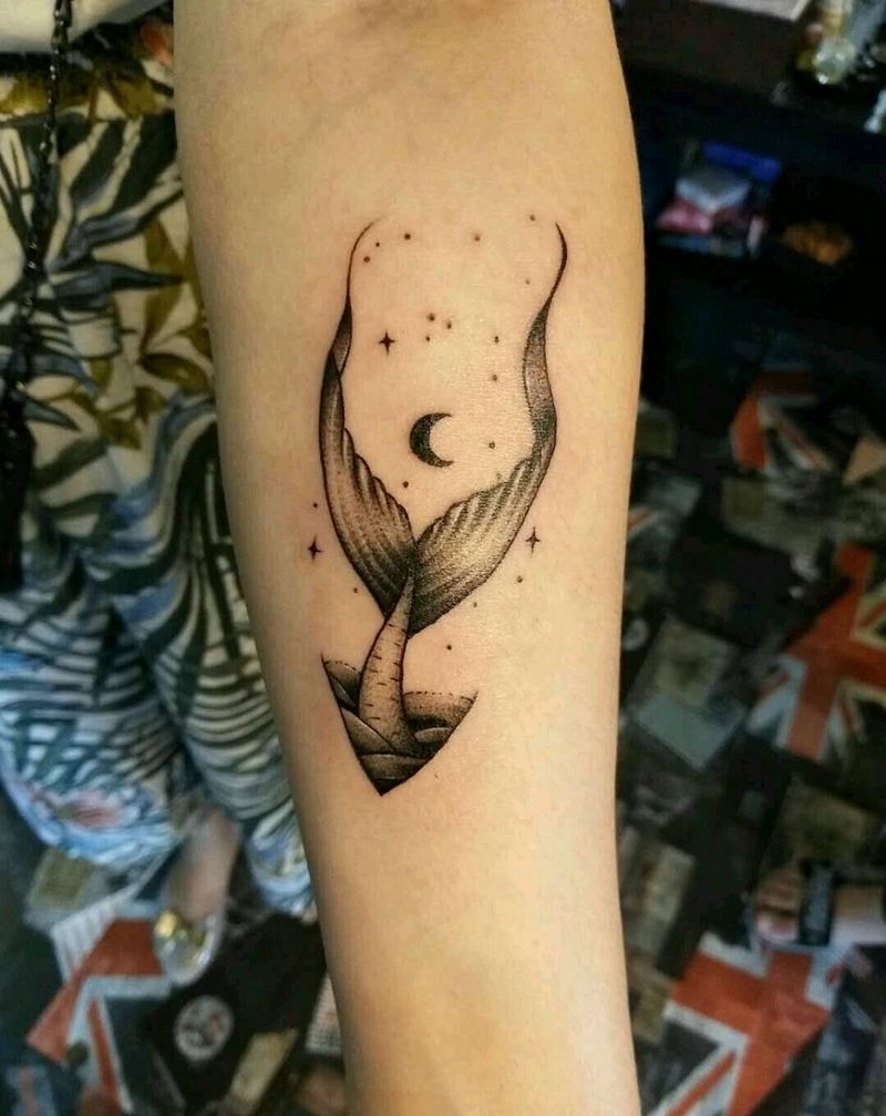 鱼纹身图片_手臂点刺纹身图案