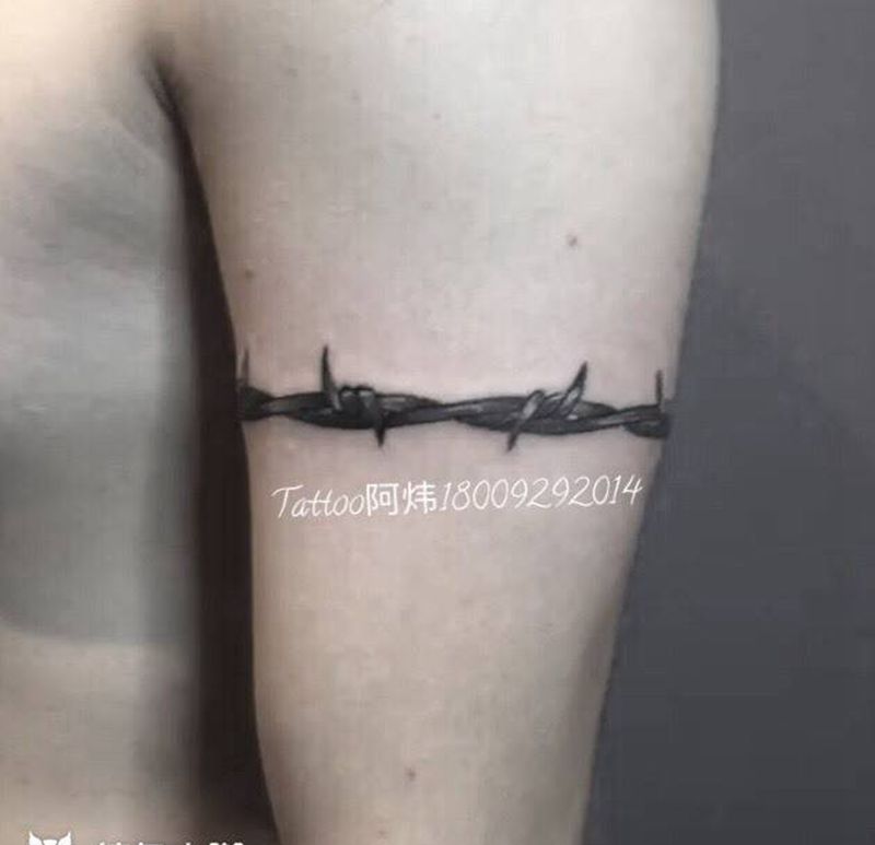 臂环纹身图片_成品臀部图腾纹身图案