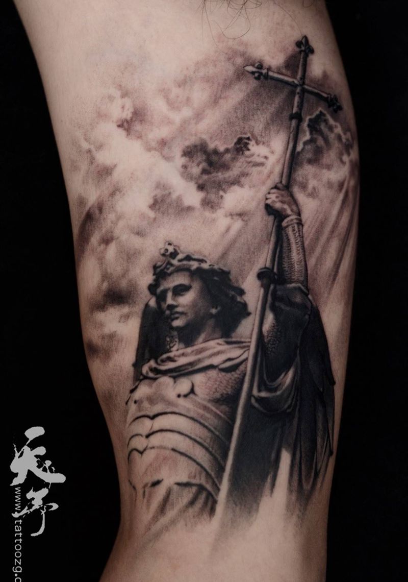 西安天予刺青写实作品纹身图片_西安黑灰雕塑成品肩部手臂欧美写实静物原创纹身图案