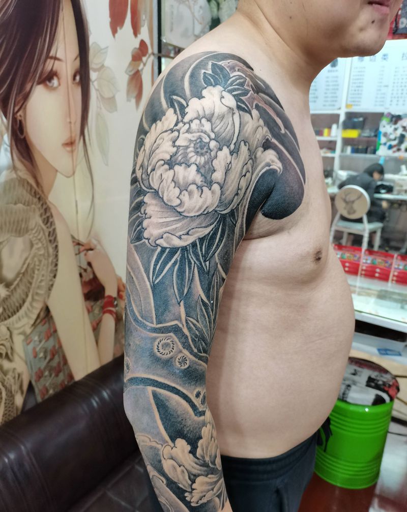 花臂纹身图片_手臂老传统纹身图案