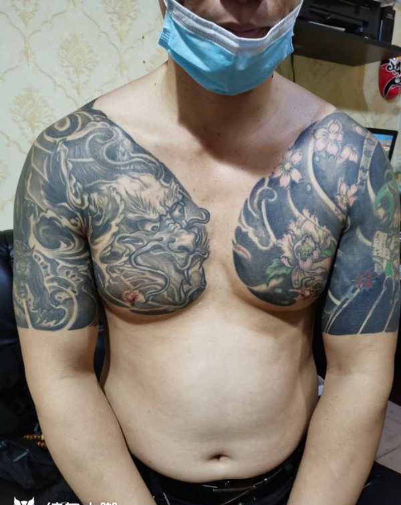 半钾纹身图片_肩部纹身图案