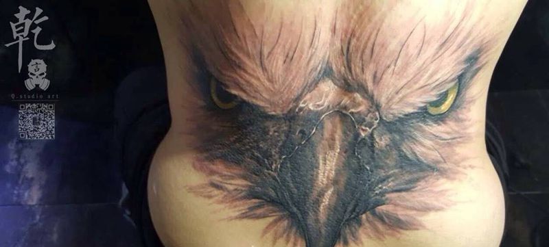 鹰目纹身图片