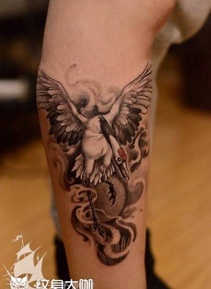 西安天予刺青传统作品纹身图片_成品腿部传统动物原创西安彩色仙鹤纹身图案
