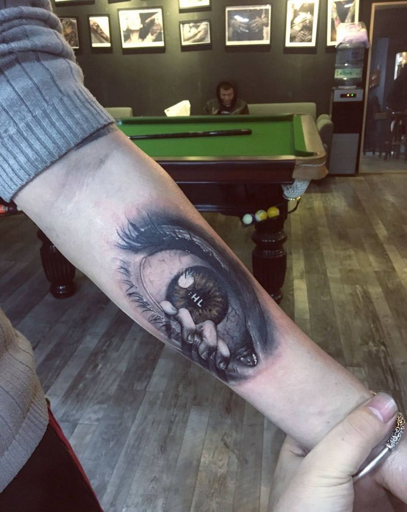 写实眼睛纹身图片_西安义刺青人物原创欧美写实成品手臂纹身图案