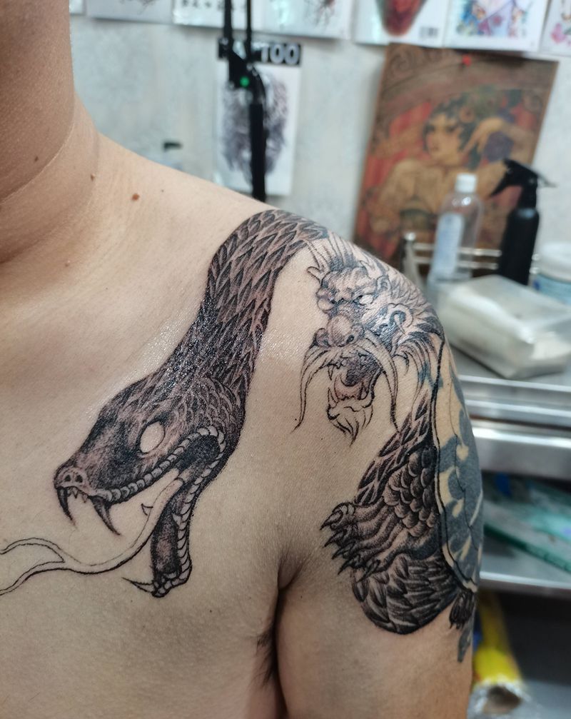 玄武纹身图片_肩部纹身图案