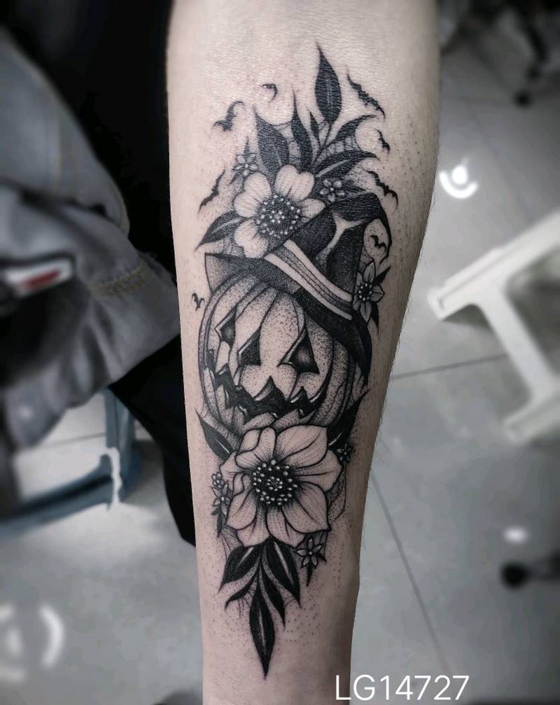 暗黑点刺纹身图片_手臂纹身图案